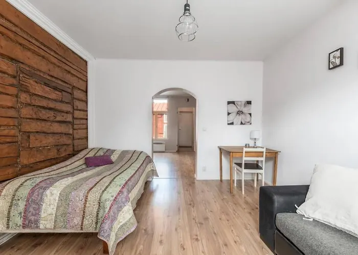 Self-Service Apt 10 Min From Bus-&Railway Station, Free Bikes!