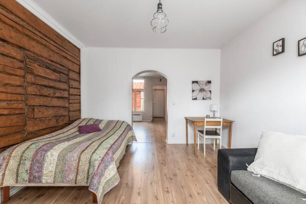 Self-service 10 Min From Bus-&railway Station, Free Bikes! Appartement *